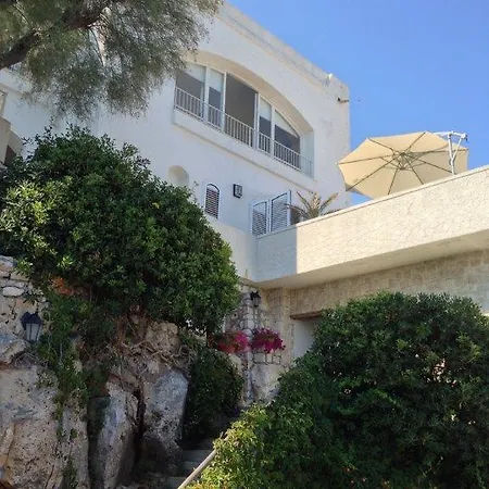 Castro Marina 펜션 카스트로